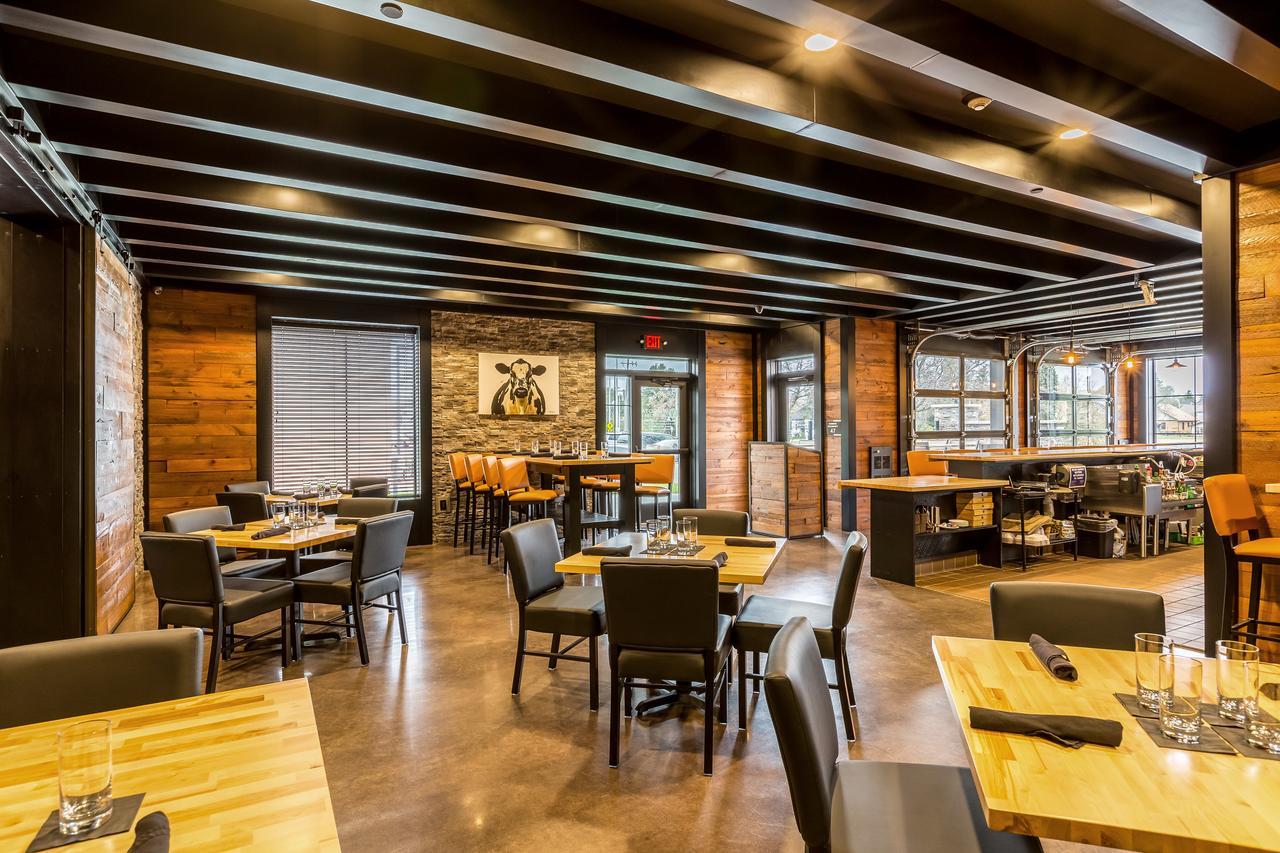 Cobblestone Hotel & Suites Hartford Buitenkant foto