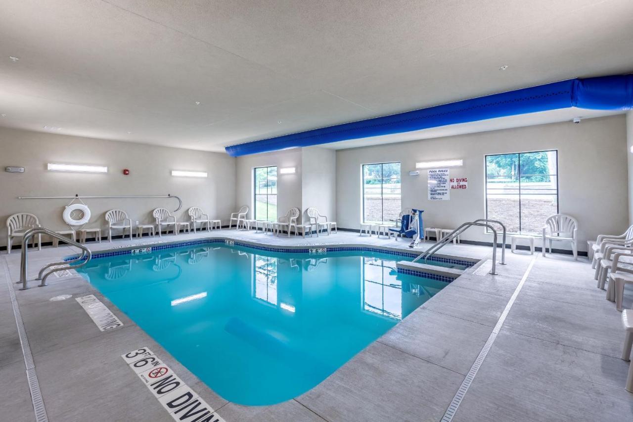 Cobblestone Hotel & Suites Hartford Buitenkant foto