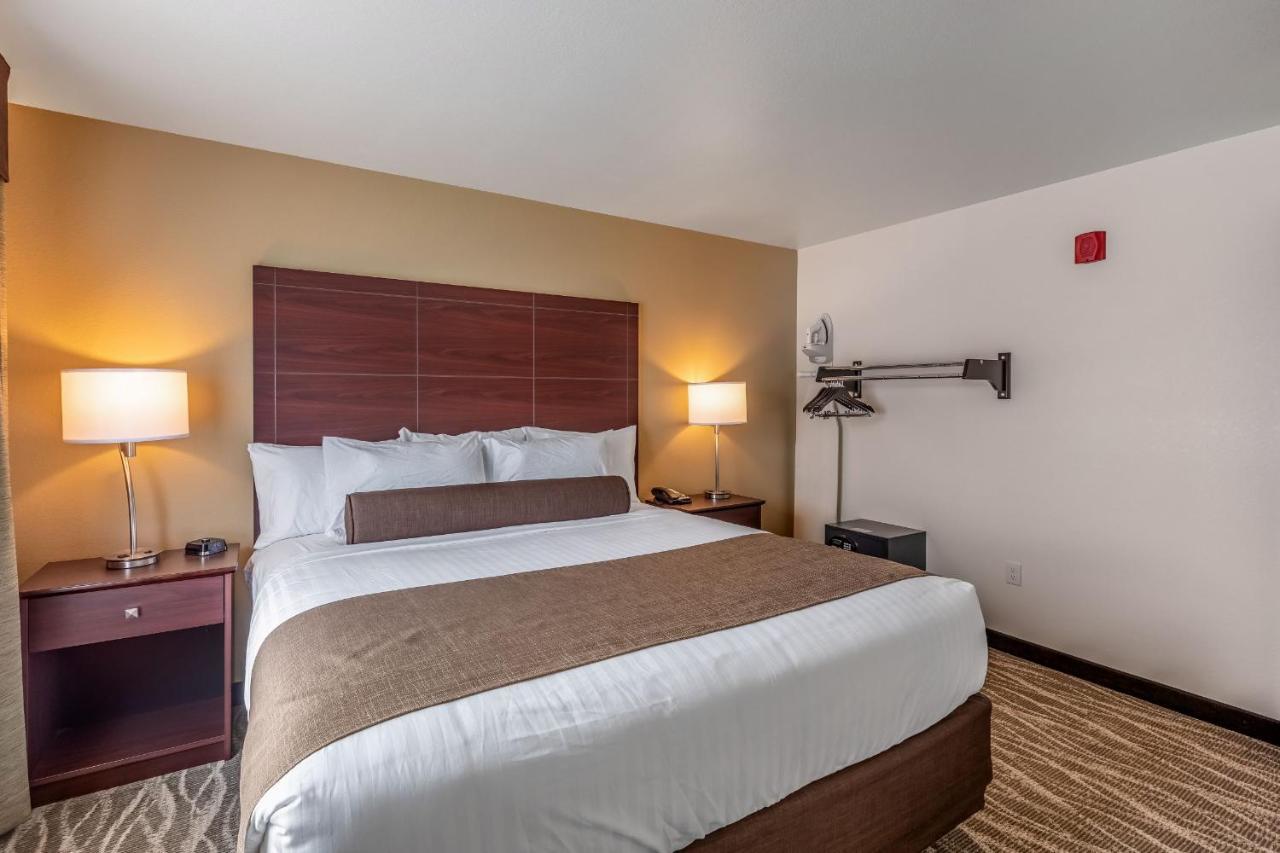 Cobblestone Hotel & Suites Hartford Buitenkant foto