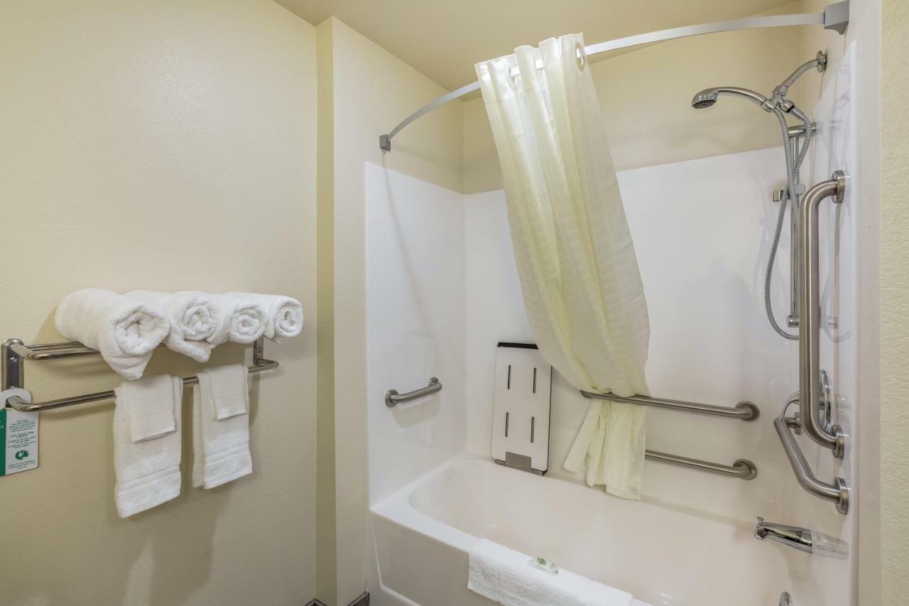 Cobblestone Hotel & Suites Hartford Buitenkant foto